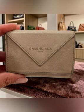 PreLOVED Balenciaga beige leather Papier mini wallet ❣️